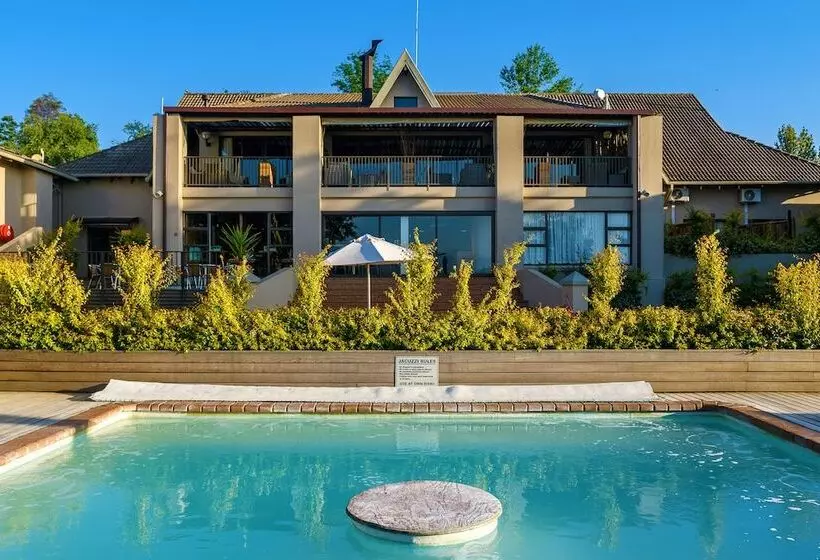 Hotelli Cayley Mountain Resort