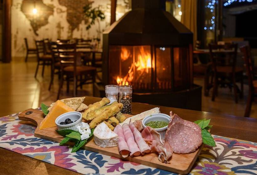 酒店 Cayley Mountain Resort