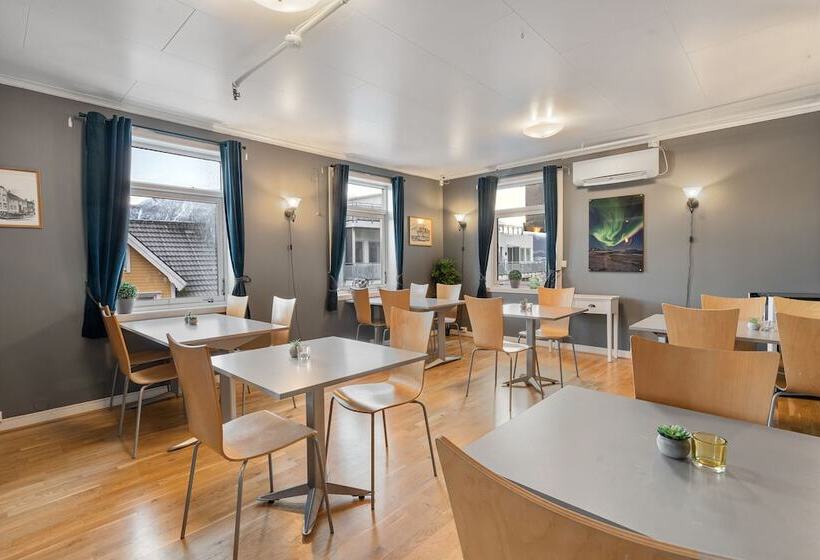 فندق Enter Backpack