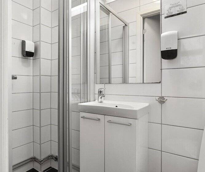 فندق Enter Backpack