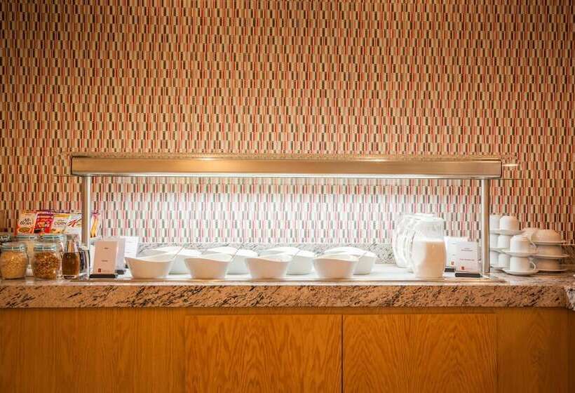 Отель Fiesta Inn Queretaro Centro Sur