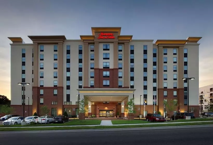 Hotelli Hampton Inn & Suites Falls Church