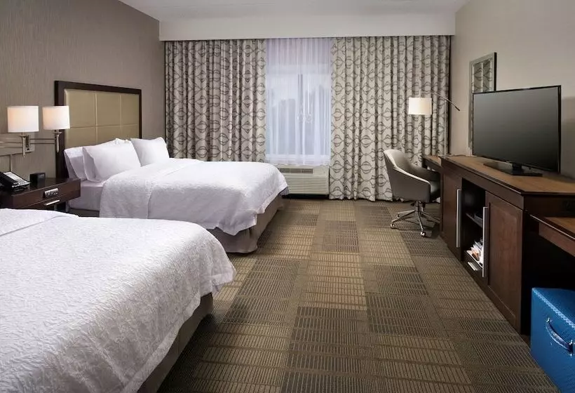 Hotelli Hampton Inn & Suites Falls Church
