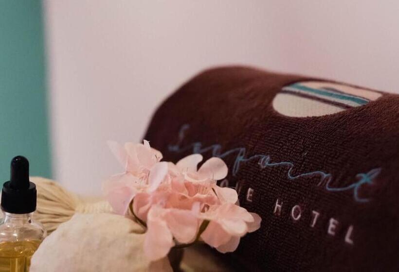 Отель Seapoint Boutique