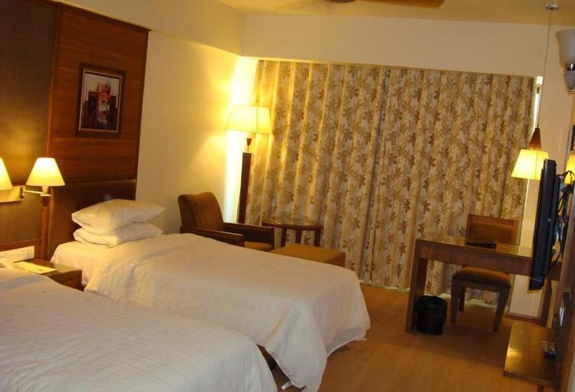 בית מלון כפרי The President A Boutique