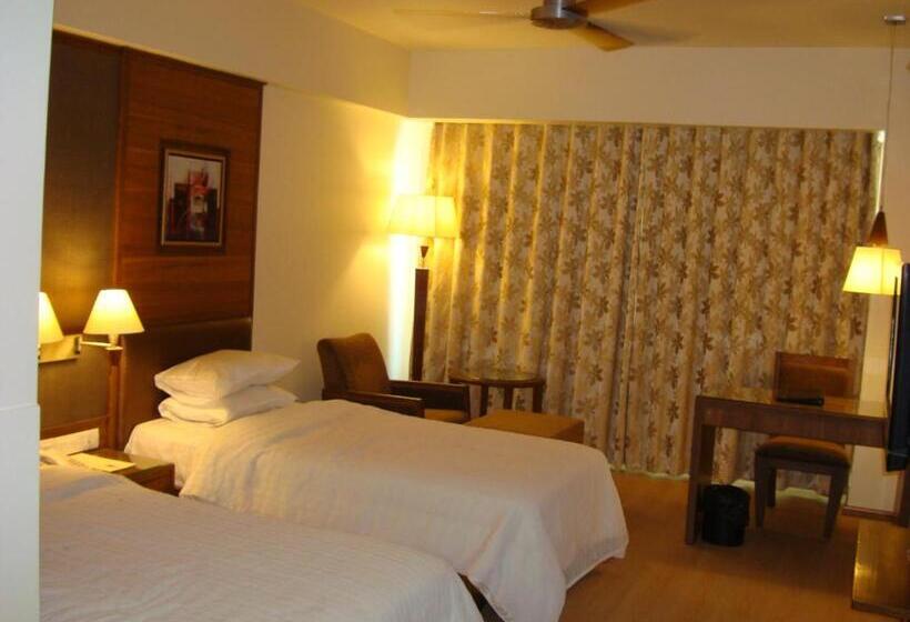 בית מלון כפרי The President A Boutique