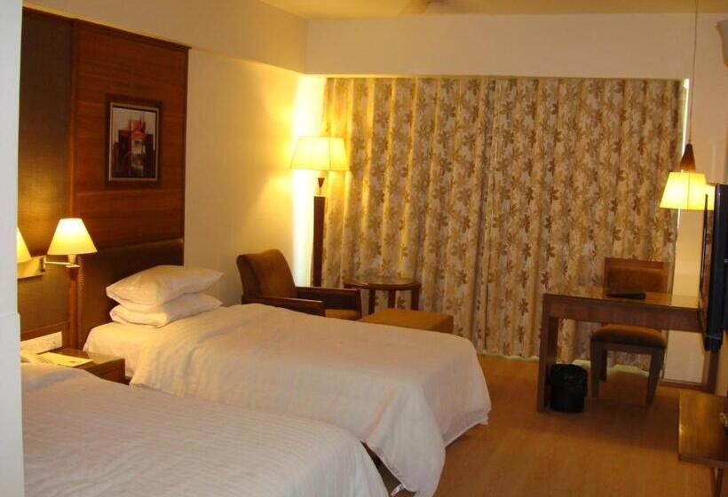 בית מלון כפרי The President A Boutique