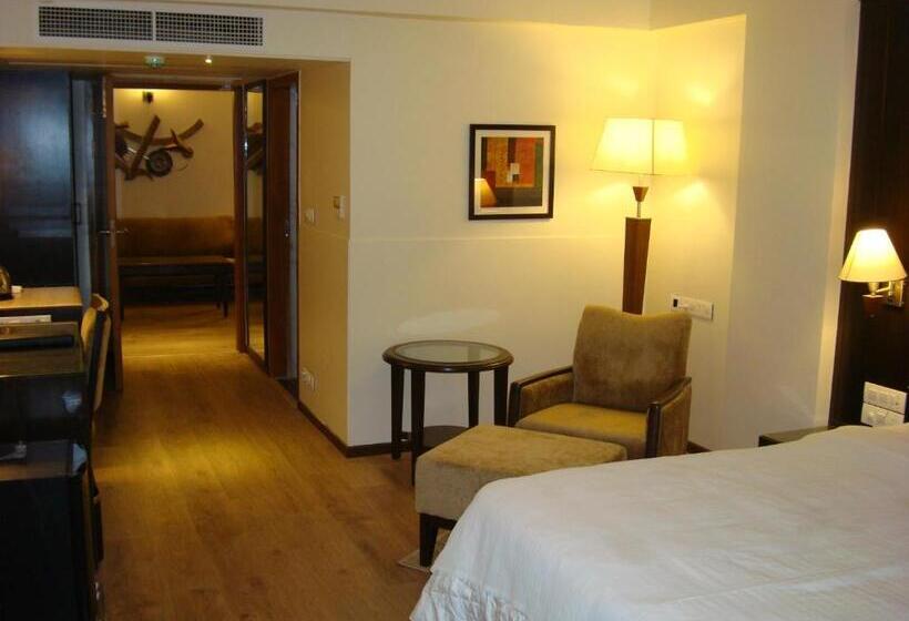 בית מלון כפרי The President A Boutique