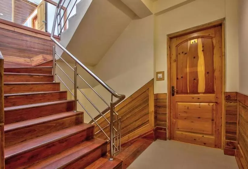 ホテル Woodstock Inn Manali