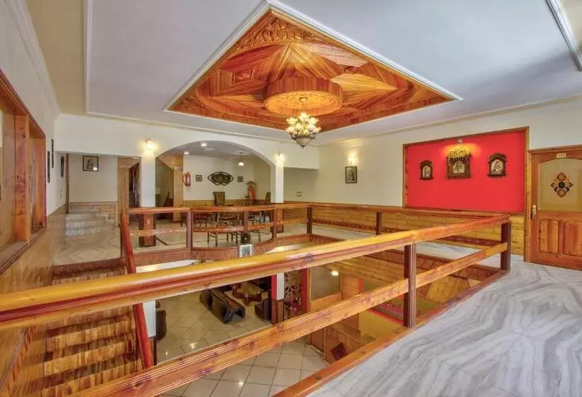 ホテル Woodstock Inn Manali