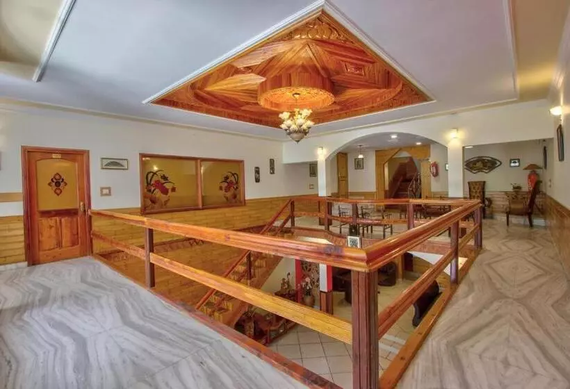 ホテル Woodstock Inn Manali