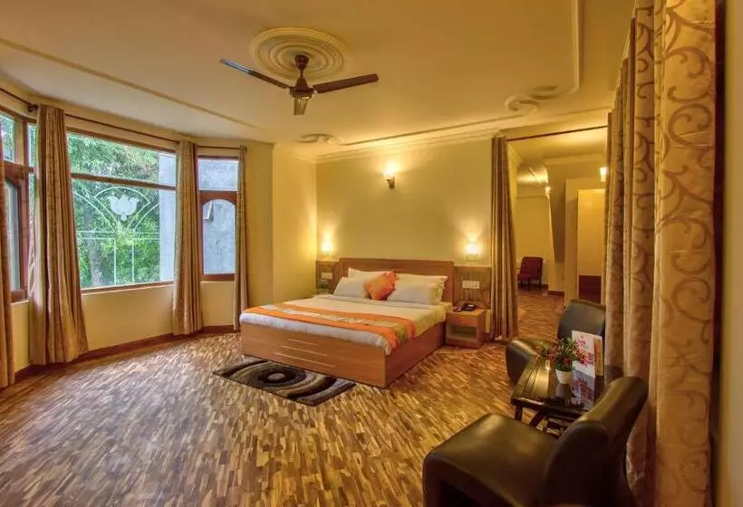 ホテル Woodstock Inn Manali