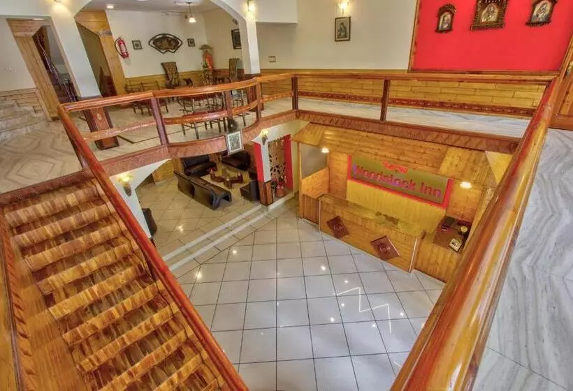 ホテル Woodstock Inn Manali