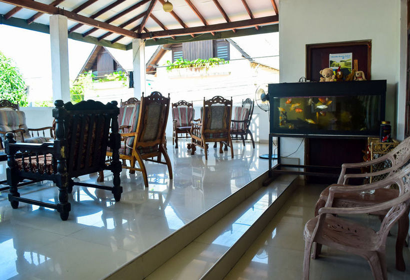 בית מלון כפרי Zen Rooms Kattuwa Road Negombo