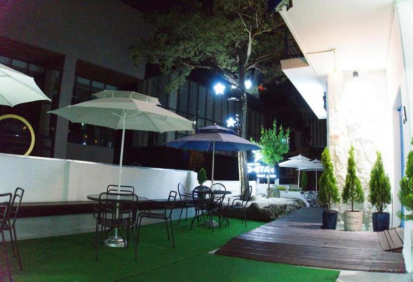 Пансион Gstar Guesthouse