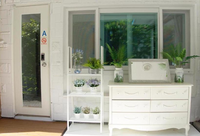 Пансион Gstar Guesthouse