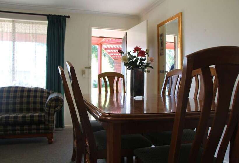 Warrnambool Motel And Holiday Park