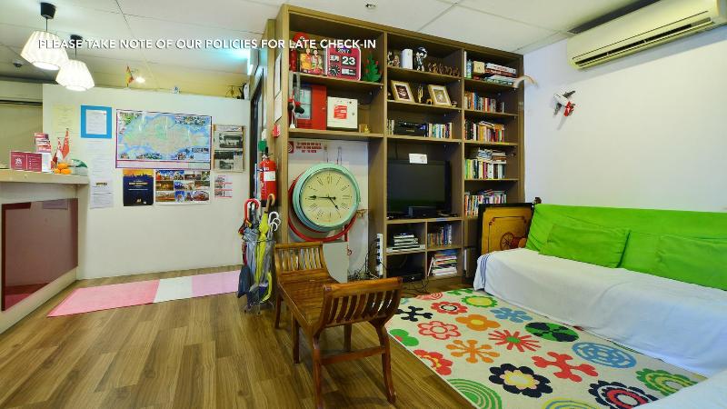 هاستل River City Inn