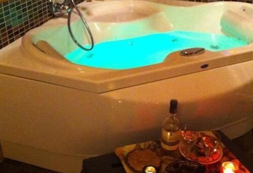 Bed and Breakfast Manoir De La Rogerais & Spa