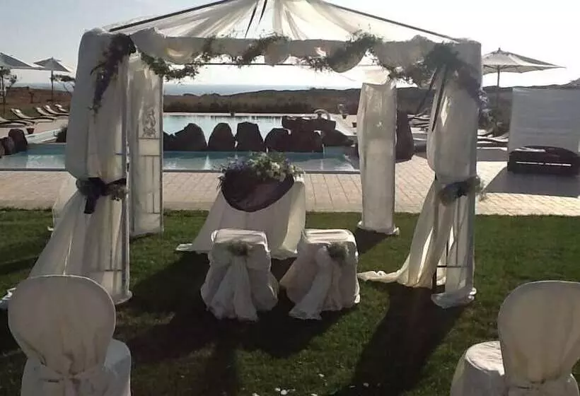 هتل Country Resort Capo Nieddu