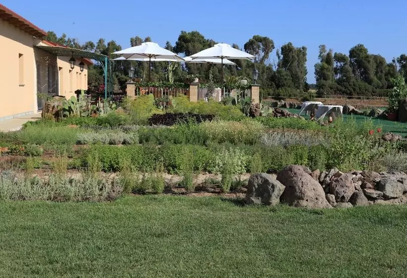 هتل Country Resort Capo Nieddu
