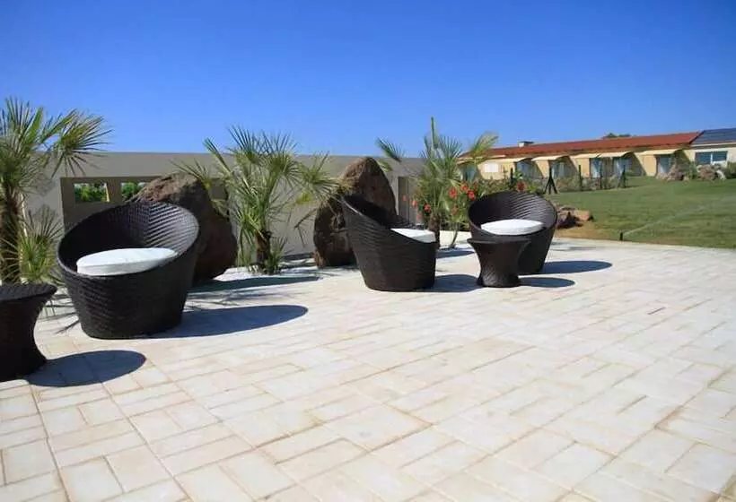 هتل Country Resort Capo Nieddu