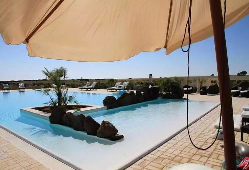 هتل Country Resort Capo Nieddu