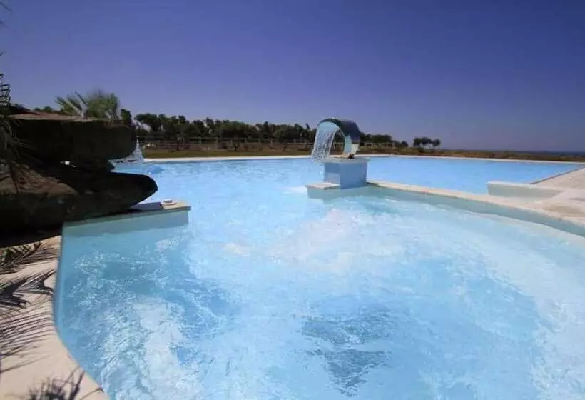 هتل Country Resort Capo Nieddu