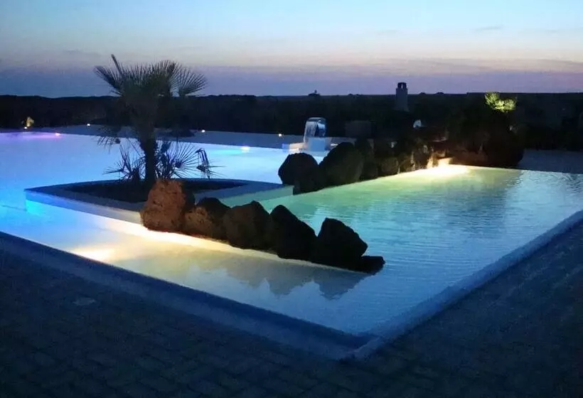 هتل Country Resort Capo Nieddu