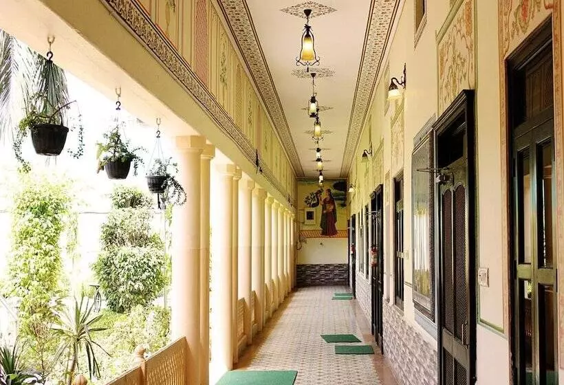 ホテル Oyo Rooms Pratap Bas Alwar
