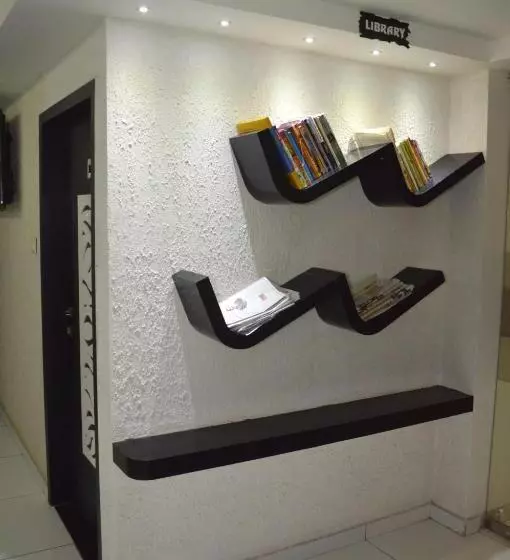 ホテル Paramount Inn