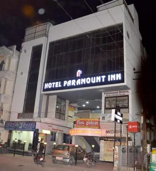 ホテル Paramount Inn