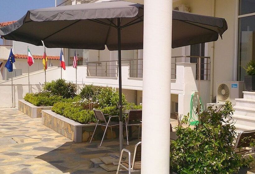 ホテル Porto Marathos