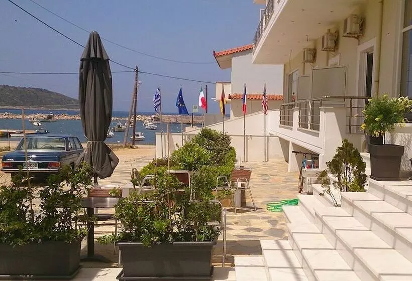 ホテル Porto Marathos