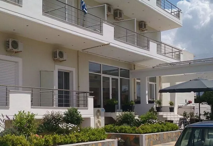 ホテル Porto Marathos