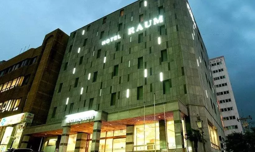 ホテル Raum