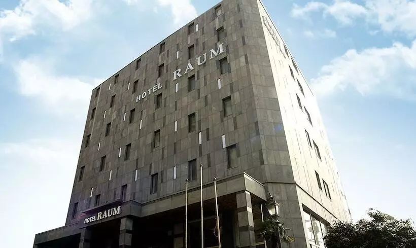 ホテル Raum