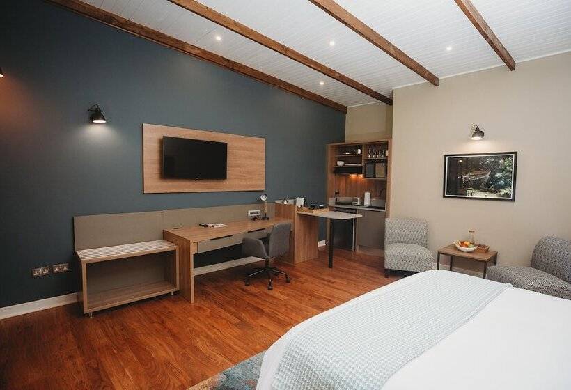 هتل Sandalwood Lodge