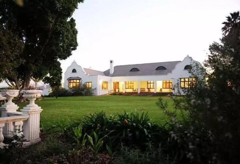 Majatalo Excelsior Manor Guesthouse