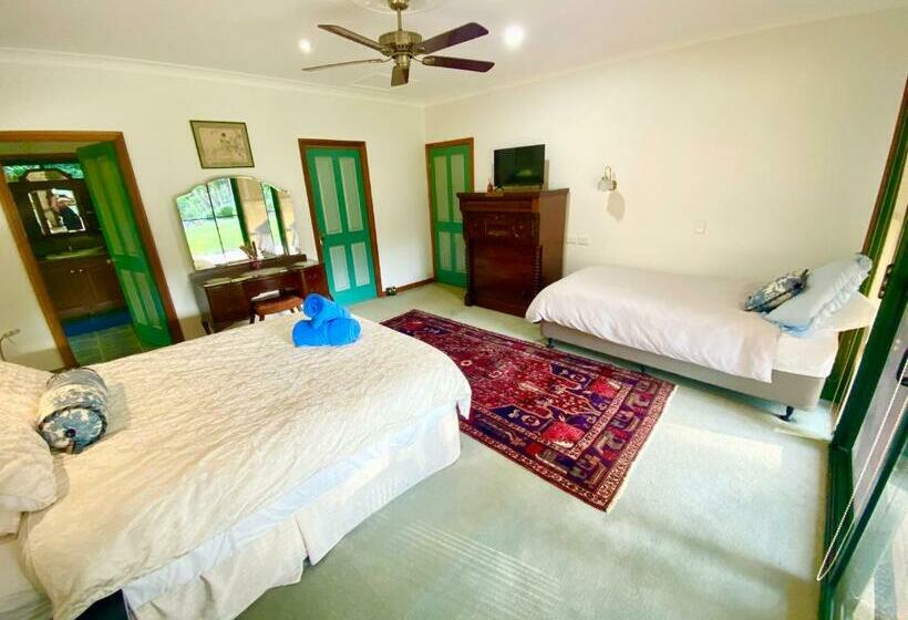 مبيت وإفطار Evermoore Homestead