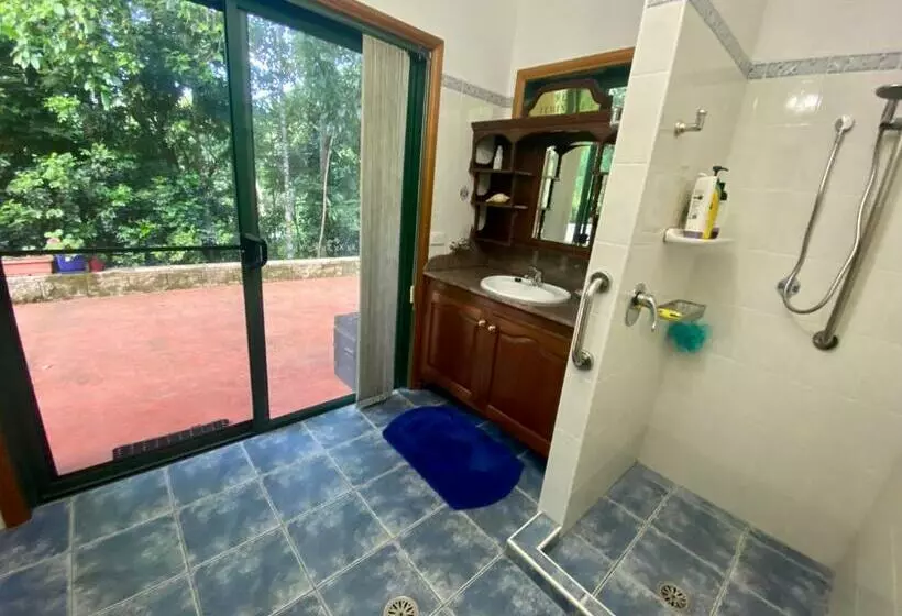 ベッドアンドブレックファースト Evermoore Homestead