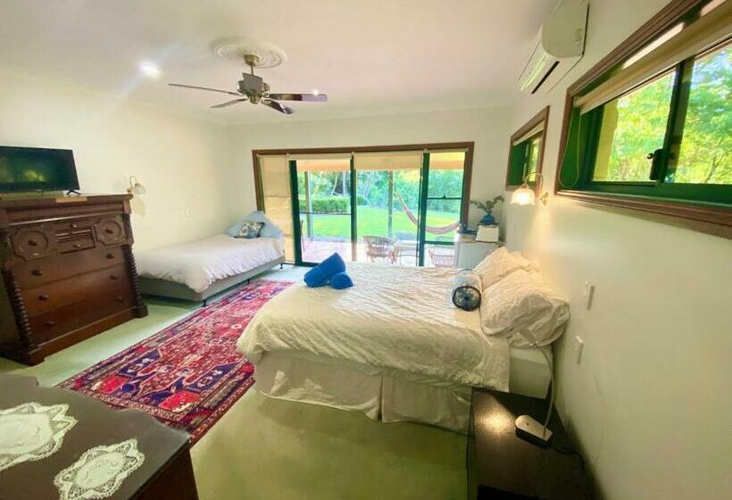 مبيت وإفطار Evermoore Homestead