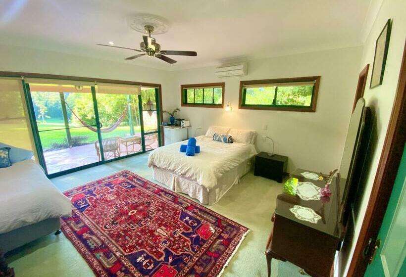 مبيت وإفطار Evermoore Homestead