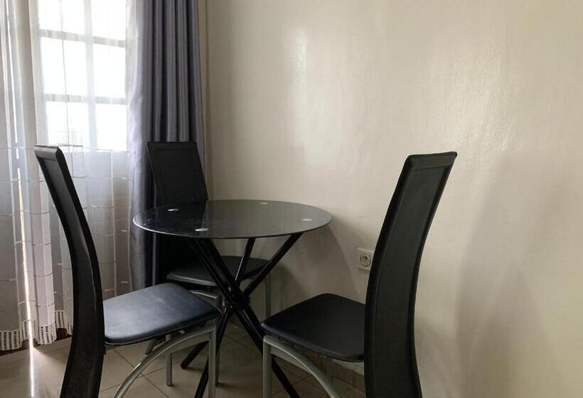 פנסיון Casilina Guest Home