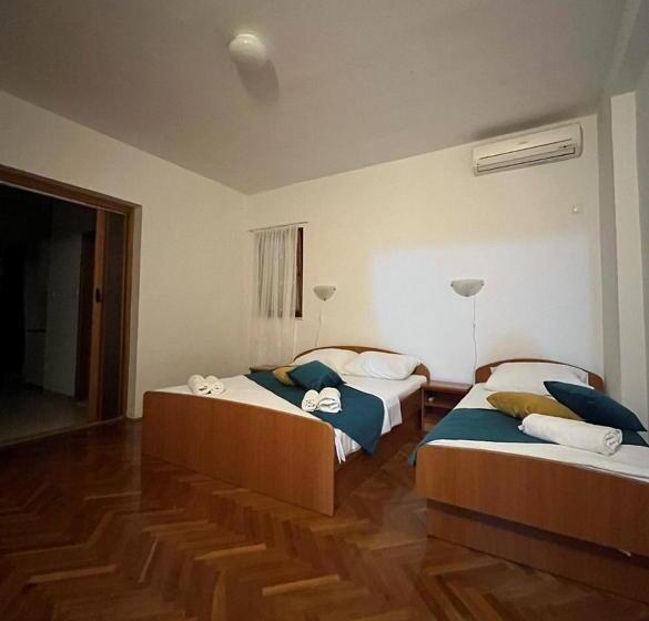 پانسیون Villa Bianca With Private Beach And Parking