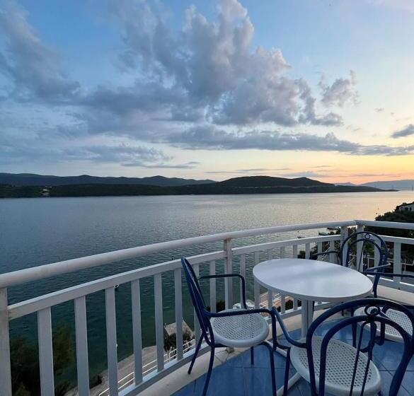 پانسیون Villa Bianca With Private Beach And Parking