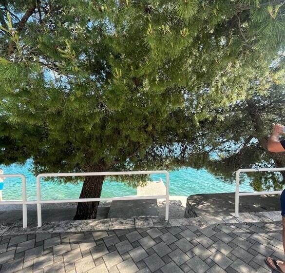 پانسیون Villa Bianca With Private Beach And Parking