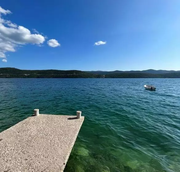 پانسیون Villa Bianca With Private Beach And Parking