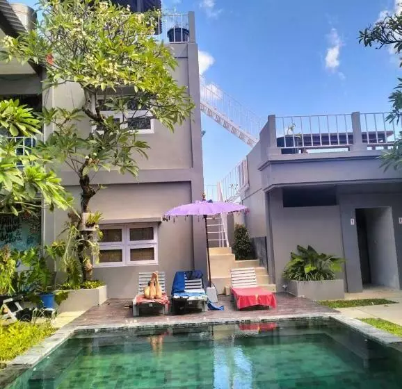 Retkeilymaja The Island Bali
