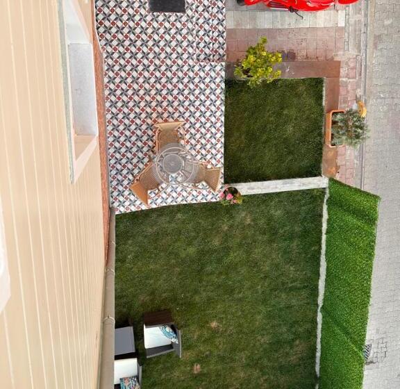 هتل Lovely History